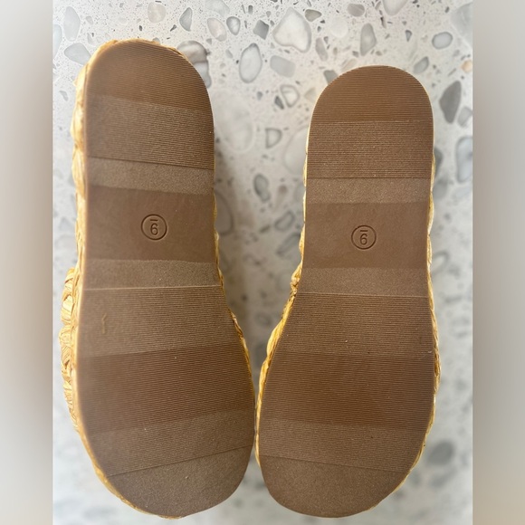 Raffia Slides - 9 - Picture 9 of 9